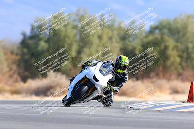 media/Jan-08-2022-SoCal Trackdays (Sat) [[1ec2777125]]/Turn 7 (1035am)/